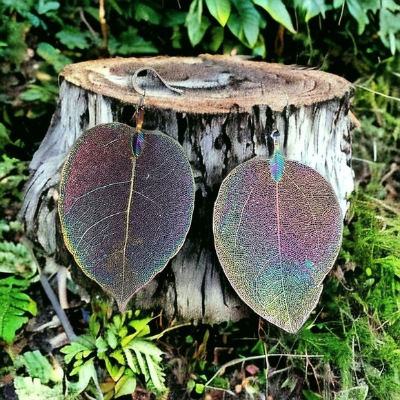 DELICATE Multicolor Electroplated Real Leaf Earrings - Picture 7 of 7